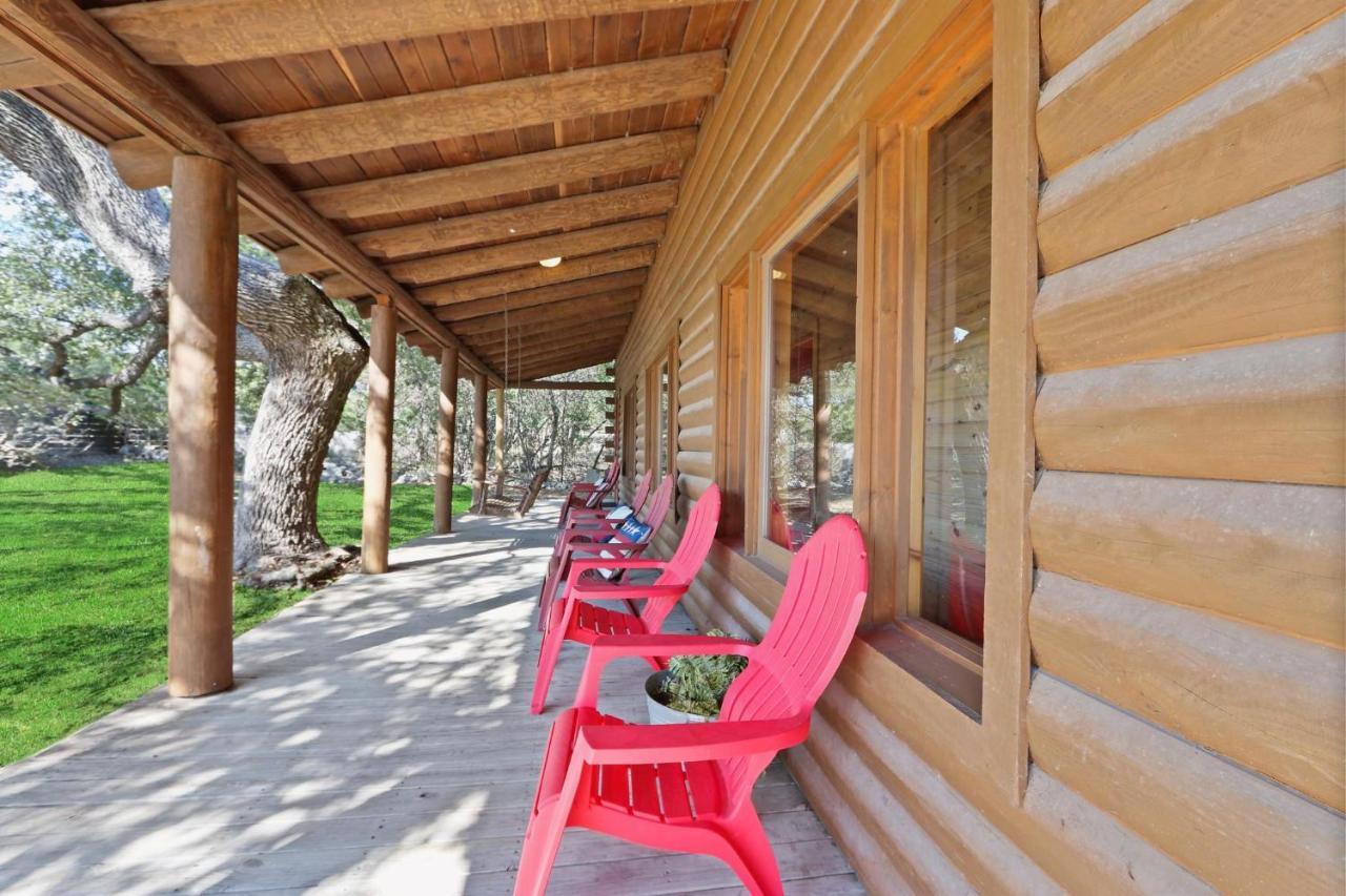 Wimberley Log Cabins Resort And Suites- Unit 4 ภายนอก รูปภาพ